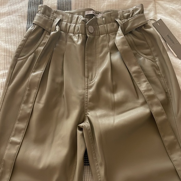 NWT Hudson Vegan Leather Ankle Pants - Picture 5 of 7